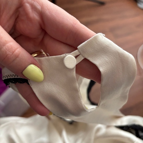 Victoria's Secret V-Neck Lace Satin Teddy size Small - Picture 13 of 13